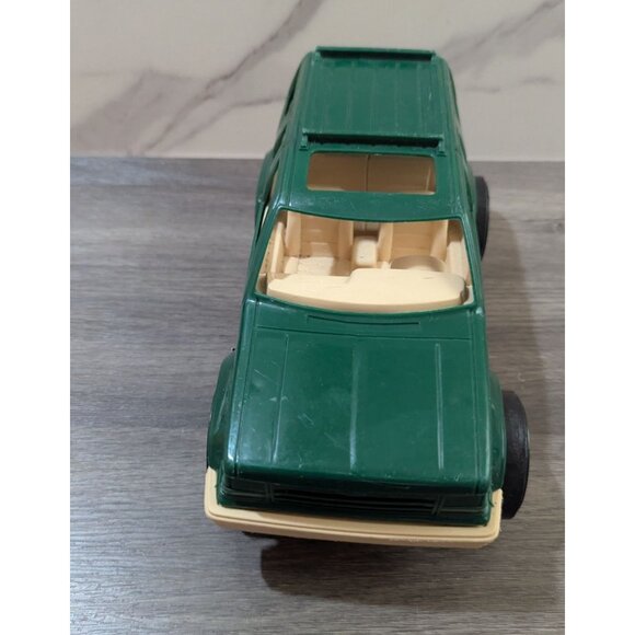 Vintage TootsieToy Green Plastic Ford Explorer Toy Car Model 4x4 SUV 10" - Picture 3 of 8